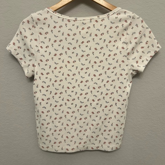 Old Navy White Floral Button-Up Blouse - Picture 4 of 5